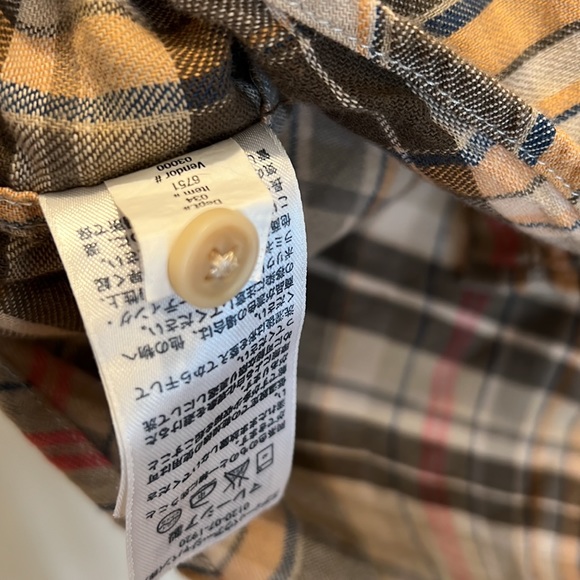 Like new Eddie Bauer light weight soft flannel shirt - Picture 4 of 5